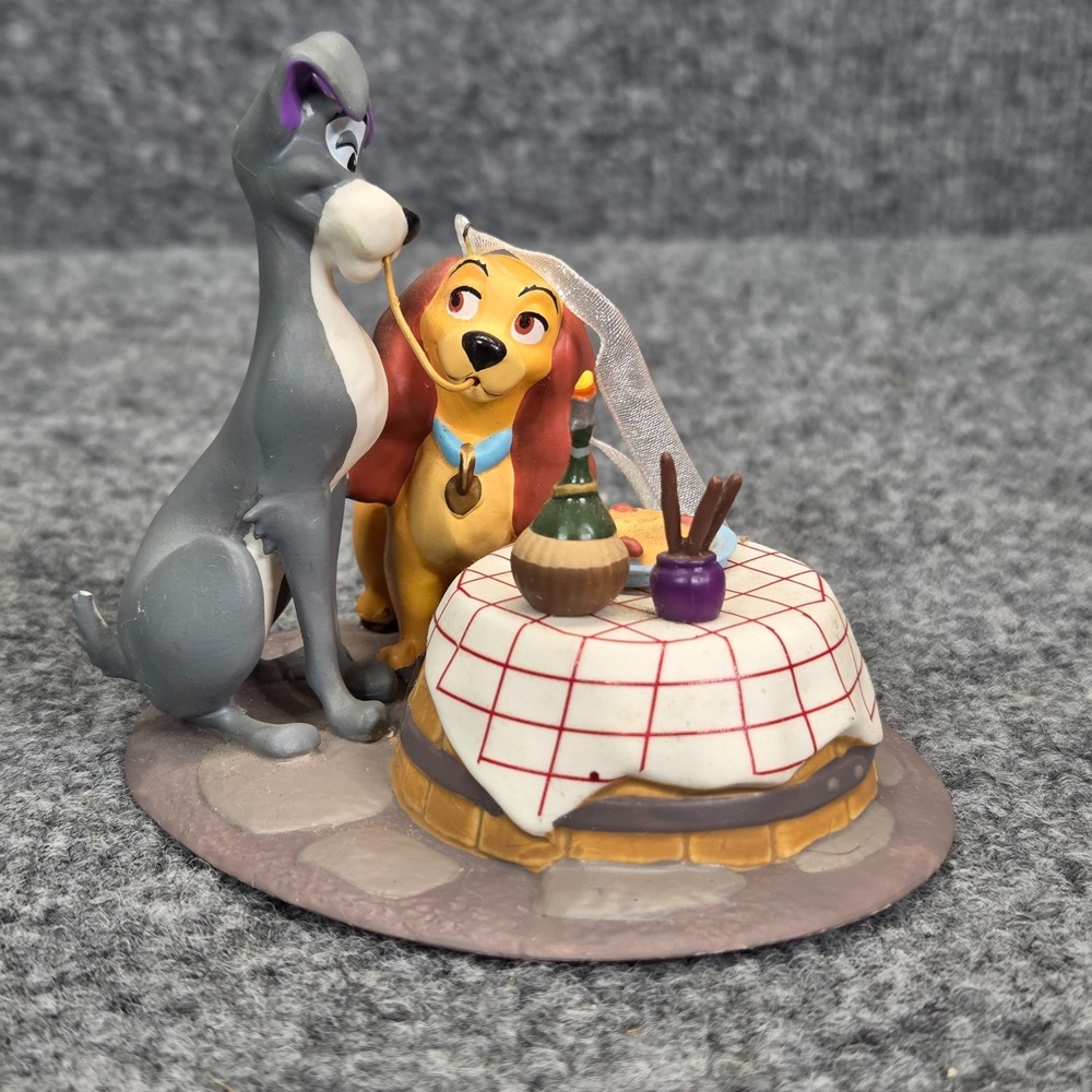 Hallmark Keepsake A Beautiful‎ Night Disney Lady and the Tramp Christmas 2019